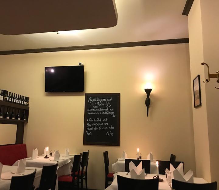 La Bodega Steakhaus & Cafe