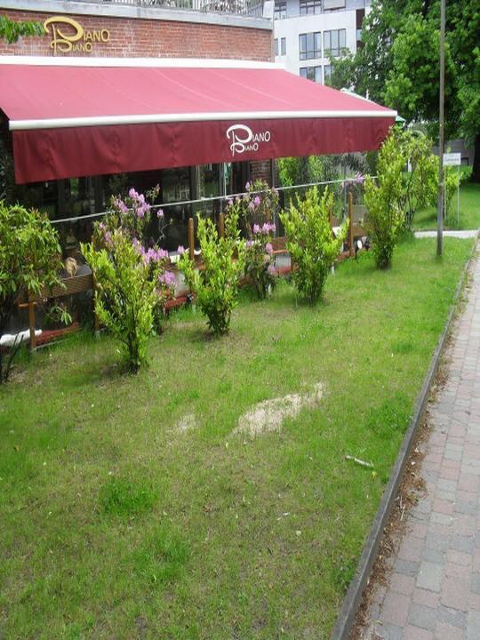 La Bodega Steakhaus & Cafe