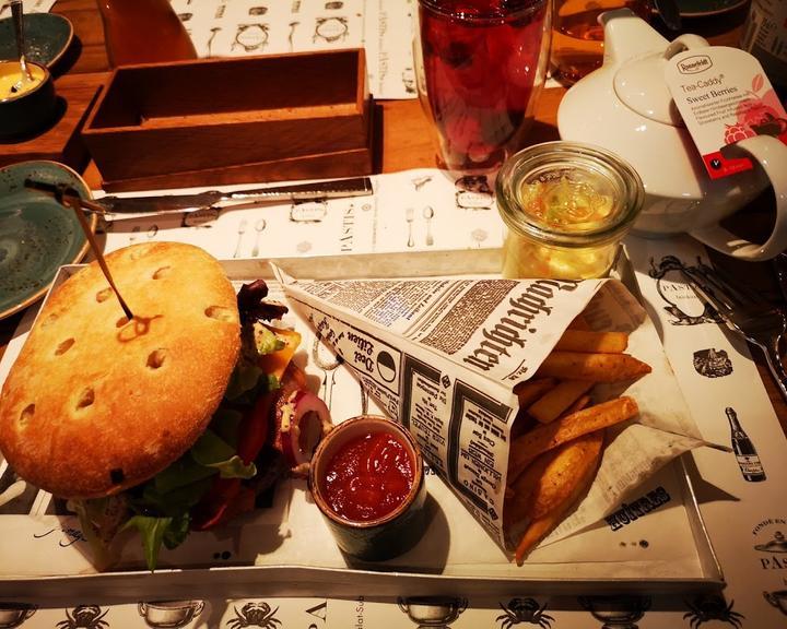 Pastis Bistro