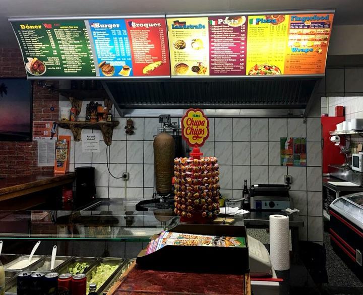 Pizzeria  Bella  Italia