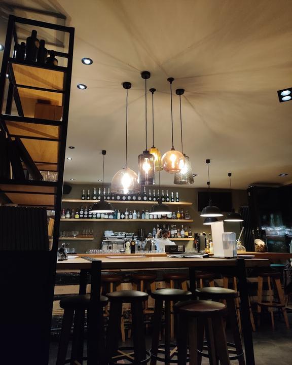 Neumann's Bistro & Weinbar