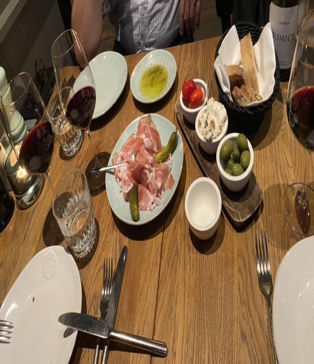 Neumann's Bistro & Weinbar