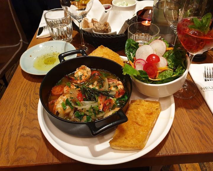 Neumann's Bistro & Weinbar