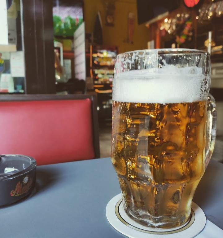 Sportsbar Tor 133