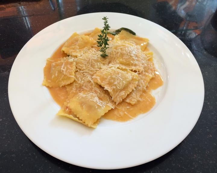 Gremia Restaurant
