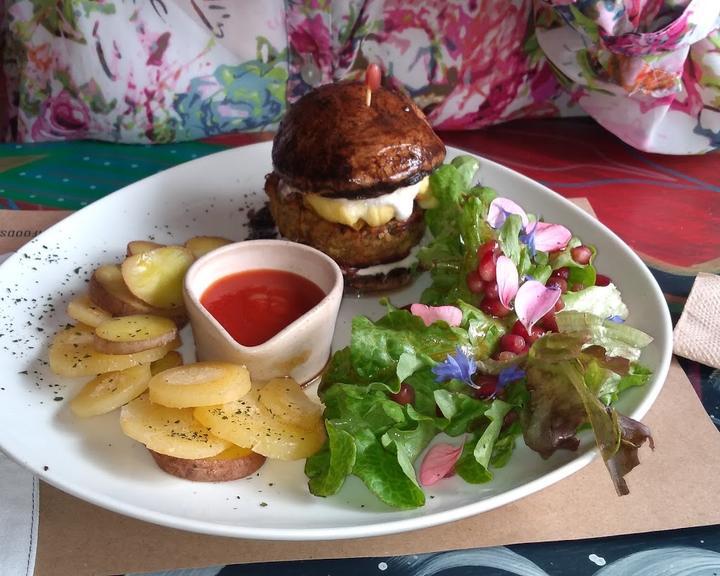 SUPERFOODS & ORGANIC LIQUIDS