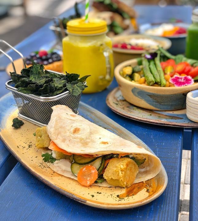 SUPERFOODS & ORGANIC LIQUIDS