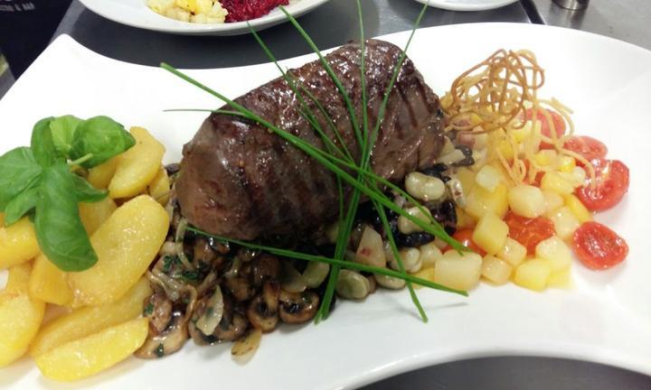 La Bouche Bistro & Bar