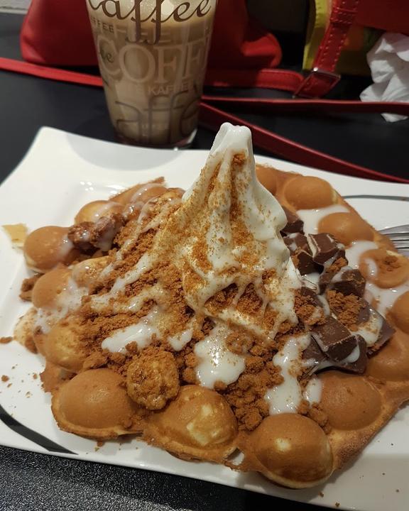 Yomaro Frozen Yogurt