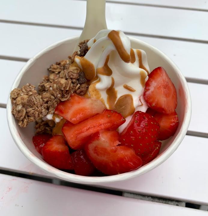 Yomaro Frozen Yogurt