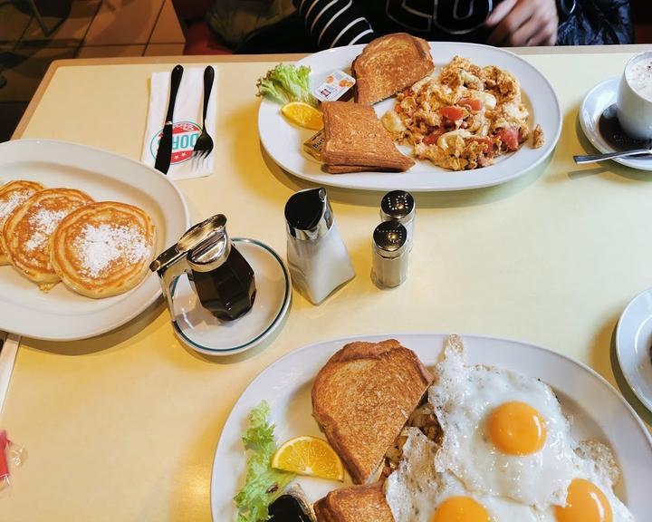 Doris' Diner