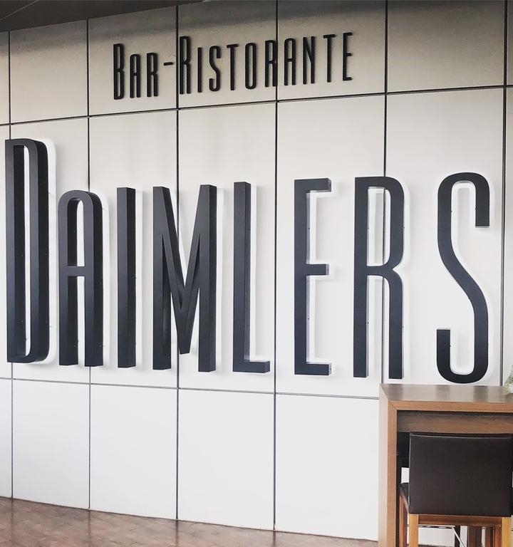 Bar Restaurant DAIMLERS