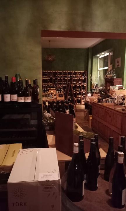 Weinberg, Weinhandlung und Weinbar