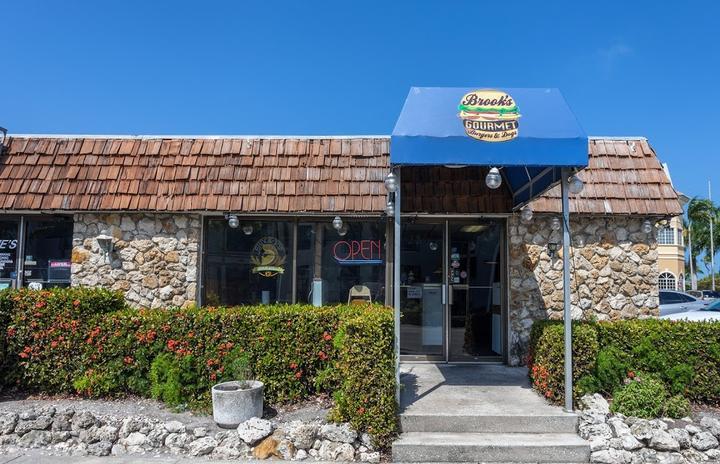 Brooks Burger & Pizza