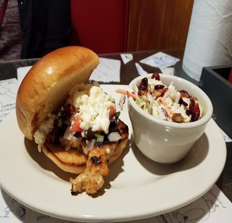 Brooks Burger & Pizza