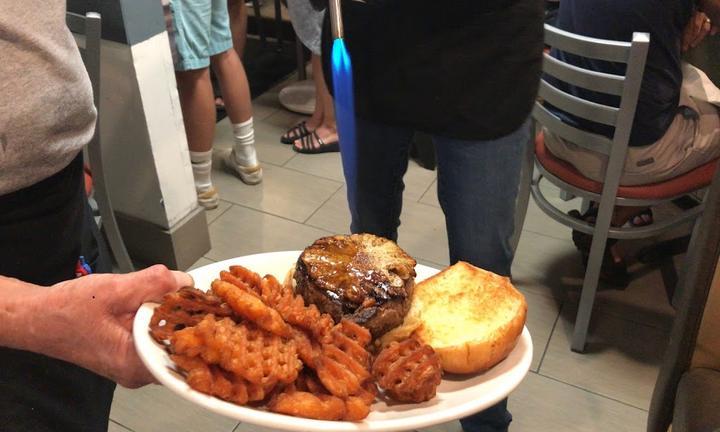 Brooks Burger & Pizza