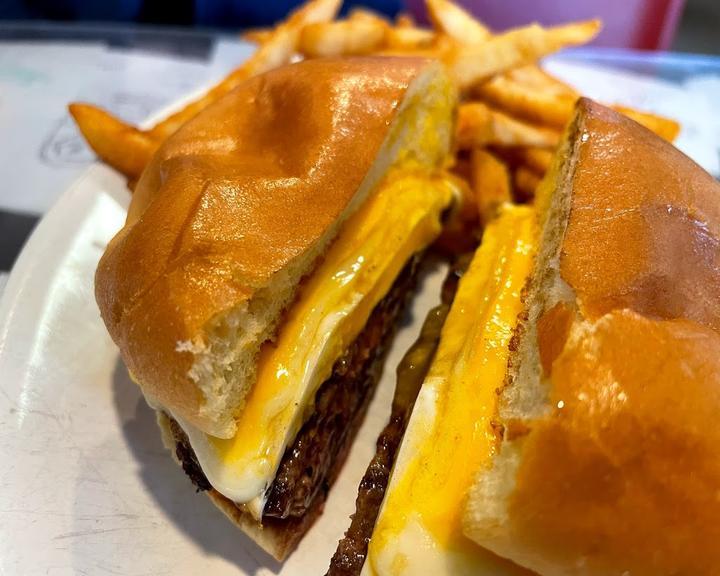 Brooks Burger & Pizza