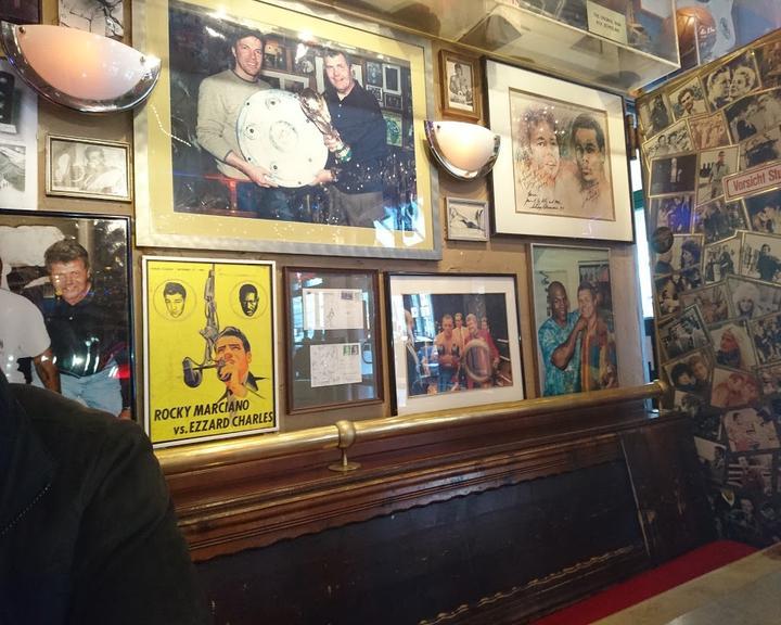 Schiller Cafe
