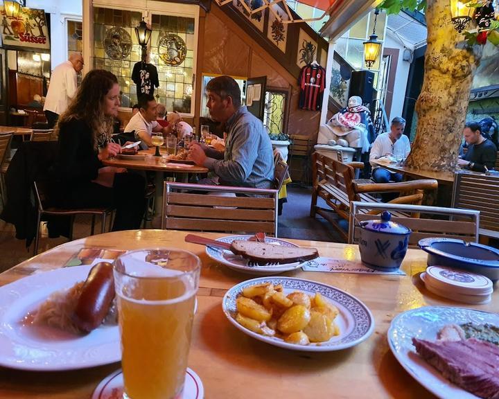 Zum Gemalten Haus