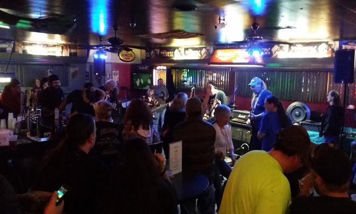 Six Pack Bar