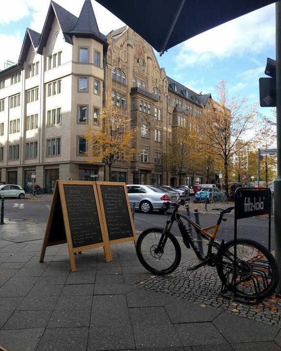 Café Bistro Les Amis