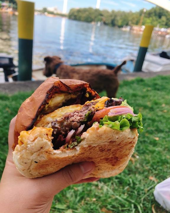 LION BURGER