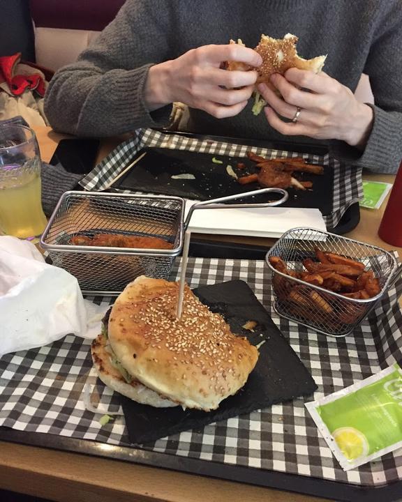 LION BURGER