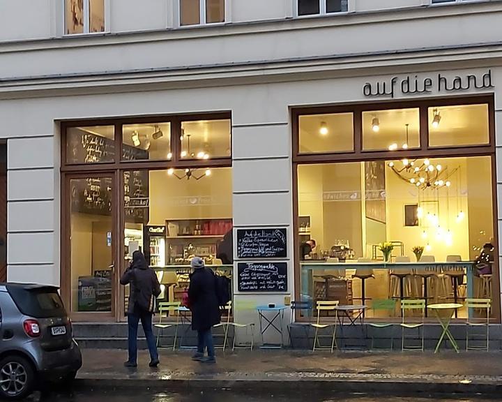 Auf die Hand