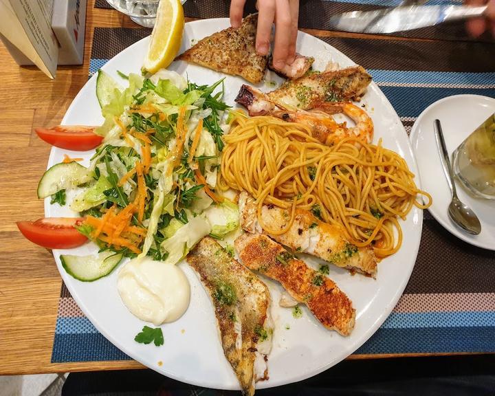 Petit Mediterrane