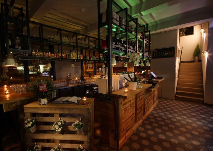 Claudio's Restaurant & Bar