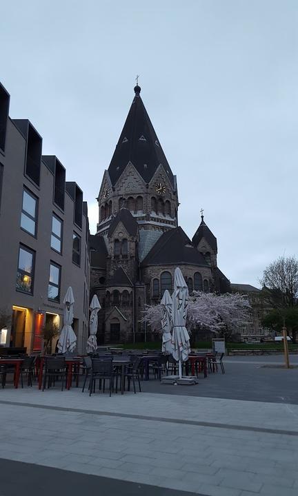 Claudio's Restaurant & Bar