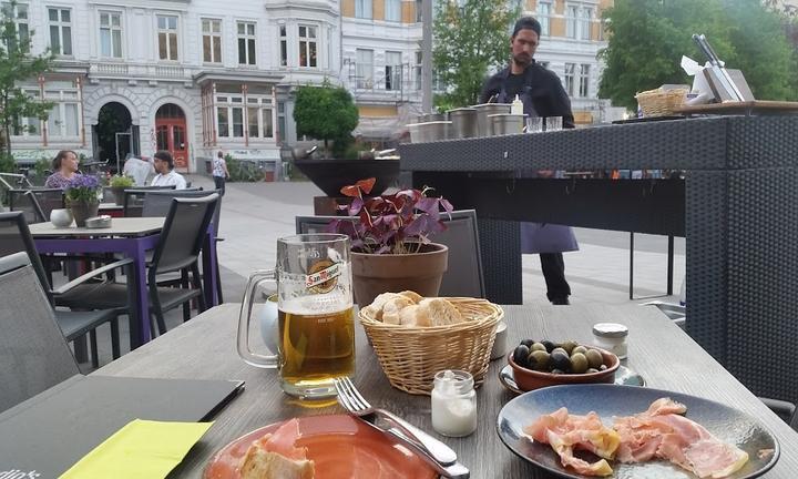 Claudio's Restaurant & Bar