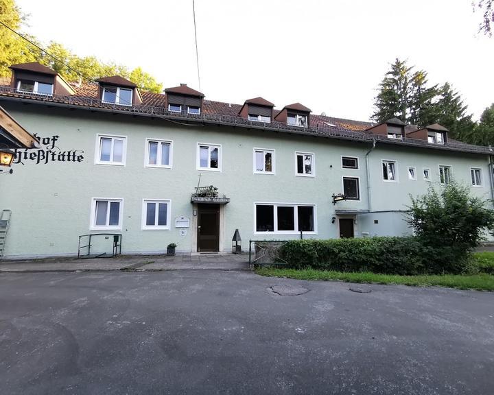 Zur Schiessstaette