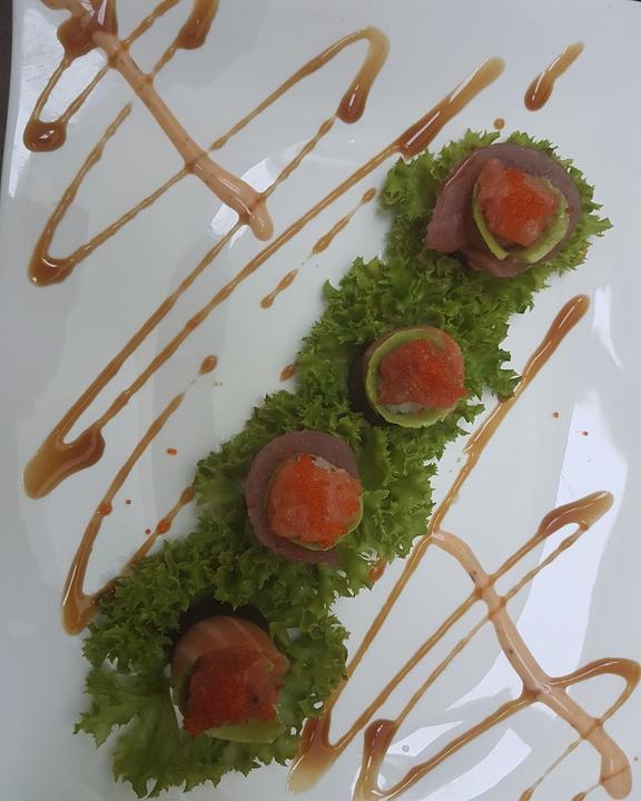 Cross Sushi
