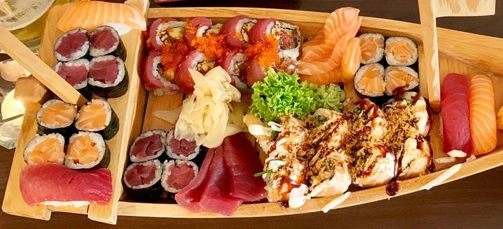 Cross Sushi